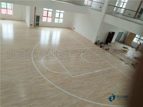 學?；@球運動地板施工步驟